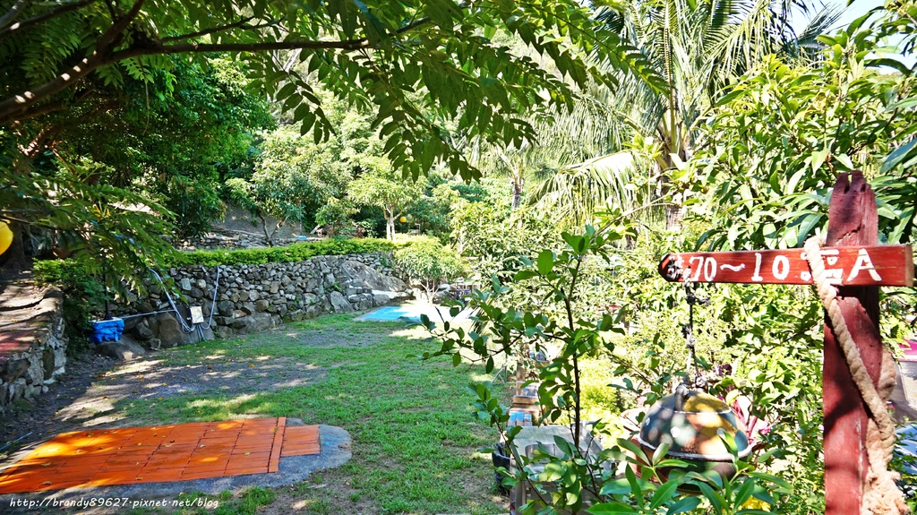 [屏東獅子鄉]第二十七露 奇荖亢露營區:南國的秘密花園，有戲水池、沙坑、生態小溪、射箭場、滑梯的露營區 @妞妞幸福花園