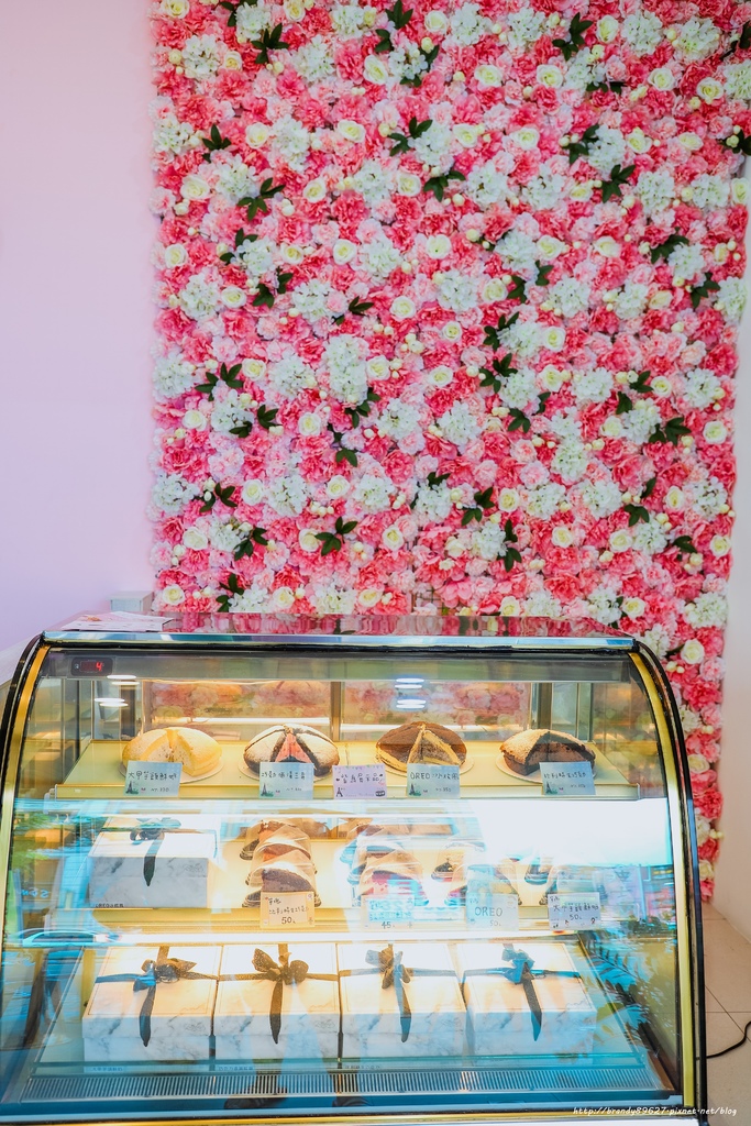 [高雄美食]帕克小屋Parker House:鳳山蛋糕店，多種包餡口味的波士頓蛋糕 @妞妞幸福花園