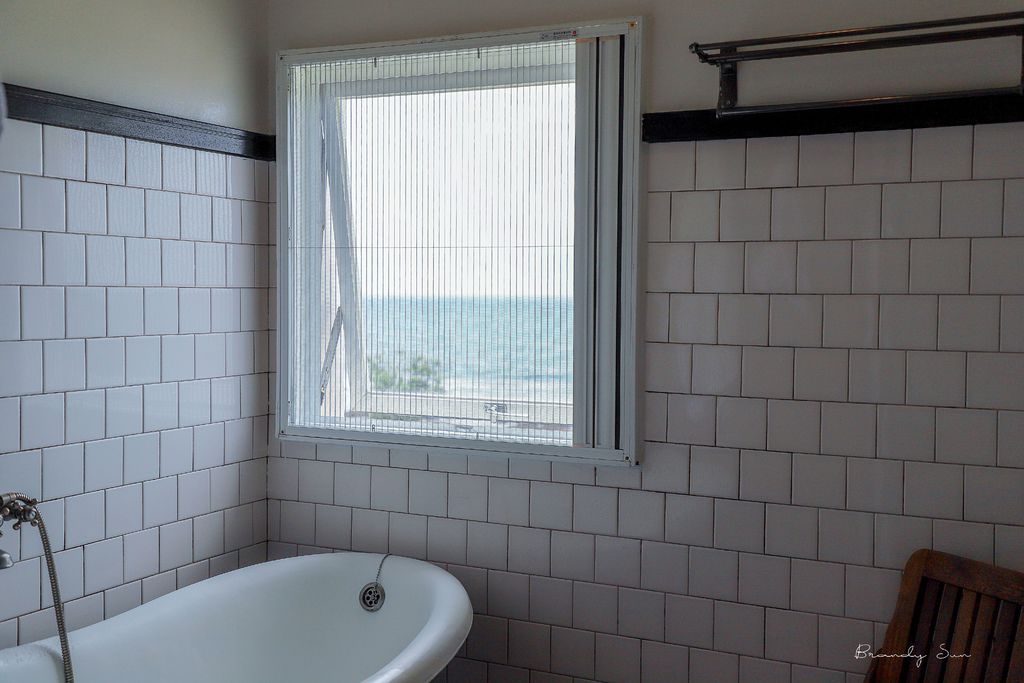 [屏東滿州]日日旅海Ocean Day by Day:南國的那一棟白色屋子，每個窗都可以看見藍色大海，慵懶的享受草地餐桌實驗室美味早午餐(文末有影片)2022.4.7房型更新 @妞妞幸福花園